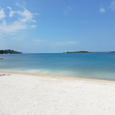 Ana アパート プーラ