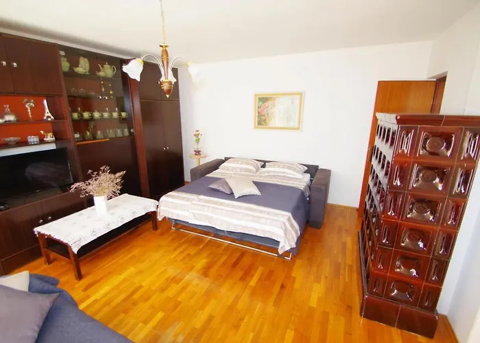 Ana Apartamento *